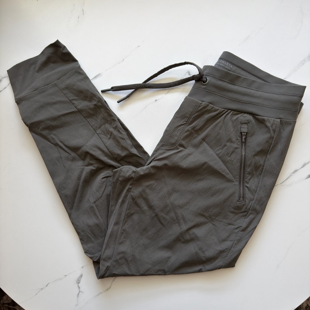 Athleta Trekkie North Jogger Olive Green Pants Size 8 Lightweight Travel Hiking - Picture 3 of 9